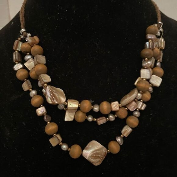 18” 3-layer multi amber/brown color in varying shaped natural beaded necklace - Picture 1 of 10